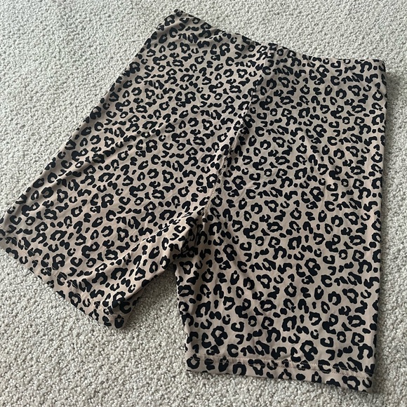 Soft Leopard Cheetah Print Biker Shorts - Picture 2 of 3
